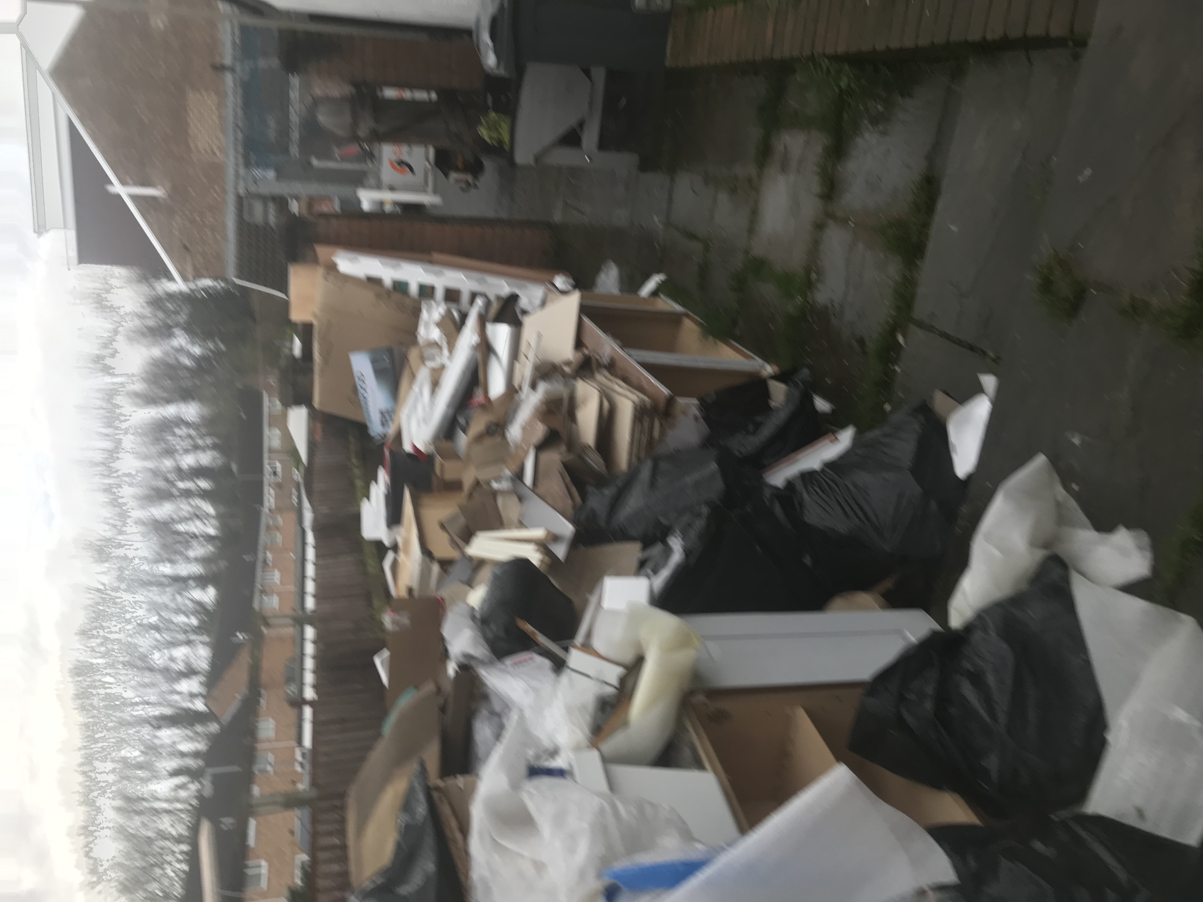 house clearance bridgend 12470717E D480 6E27 DE16 62C09209B70B